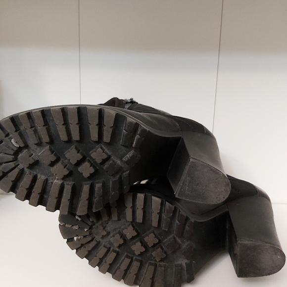 Boots Guess Size 6.5 - Picture 14 of 16